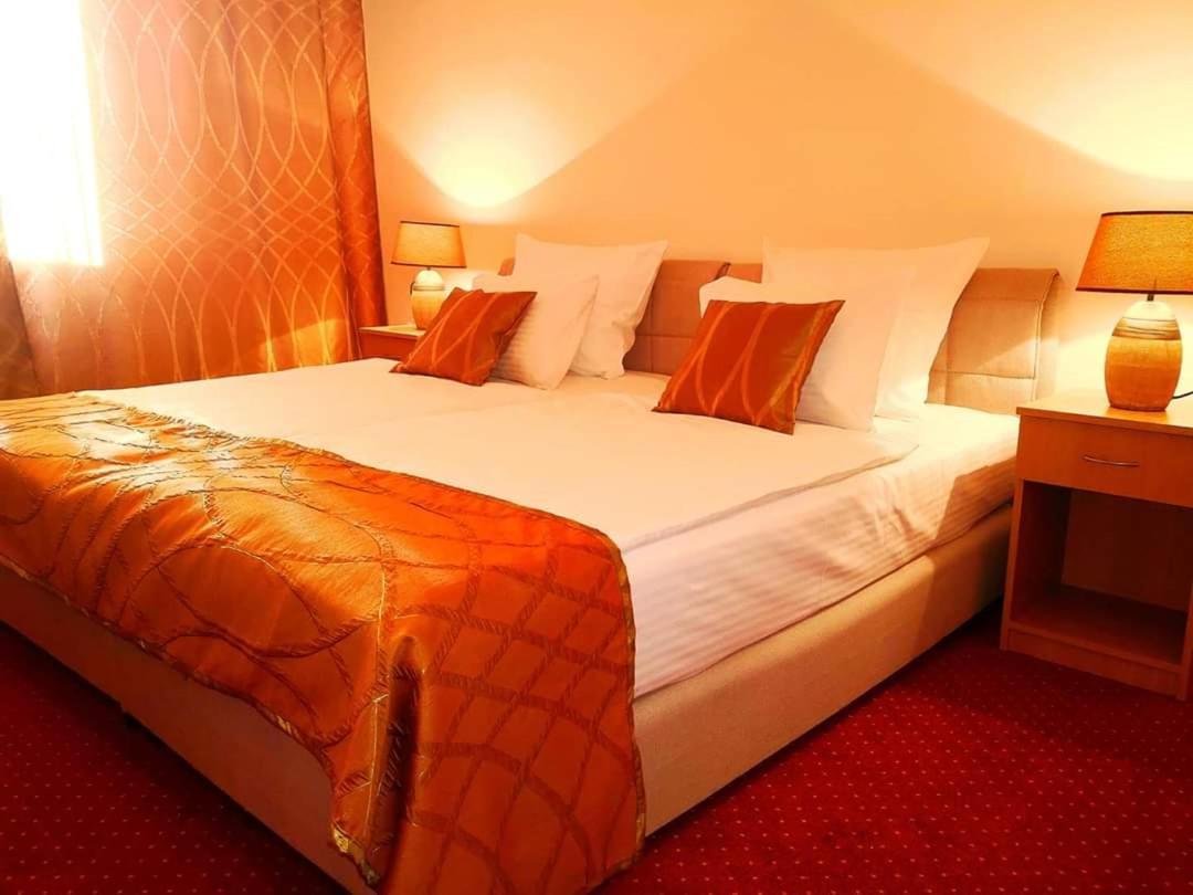 Hotel N Belgrád Kültér fotó
