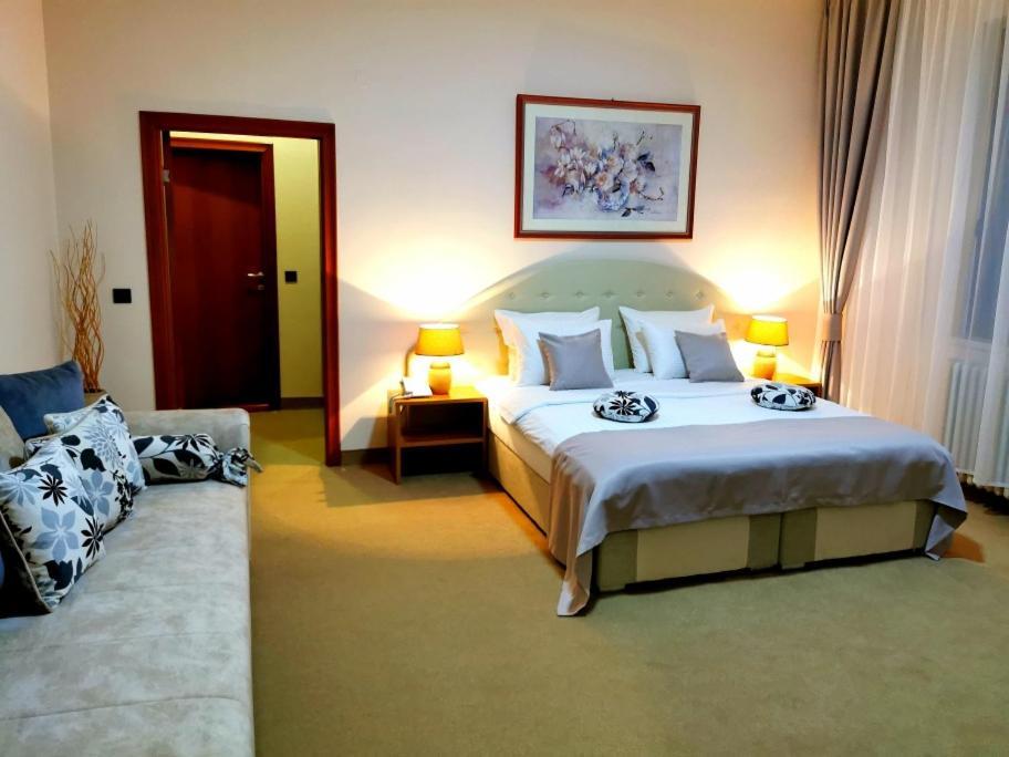 Hotel N Belgrád Kültér fotó