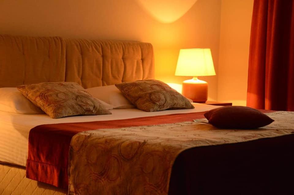 Hotel N Belgrád Kültér fotó