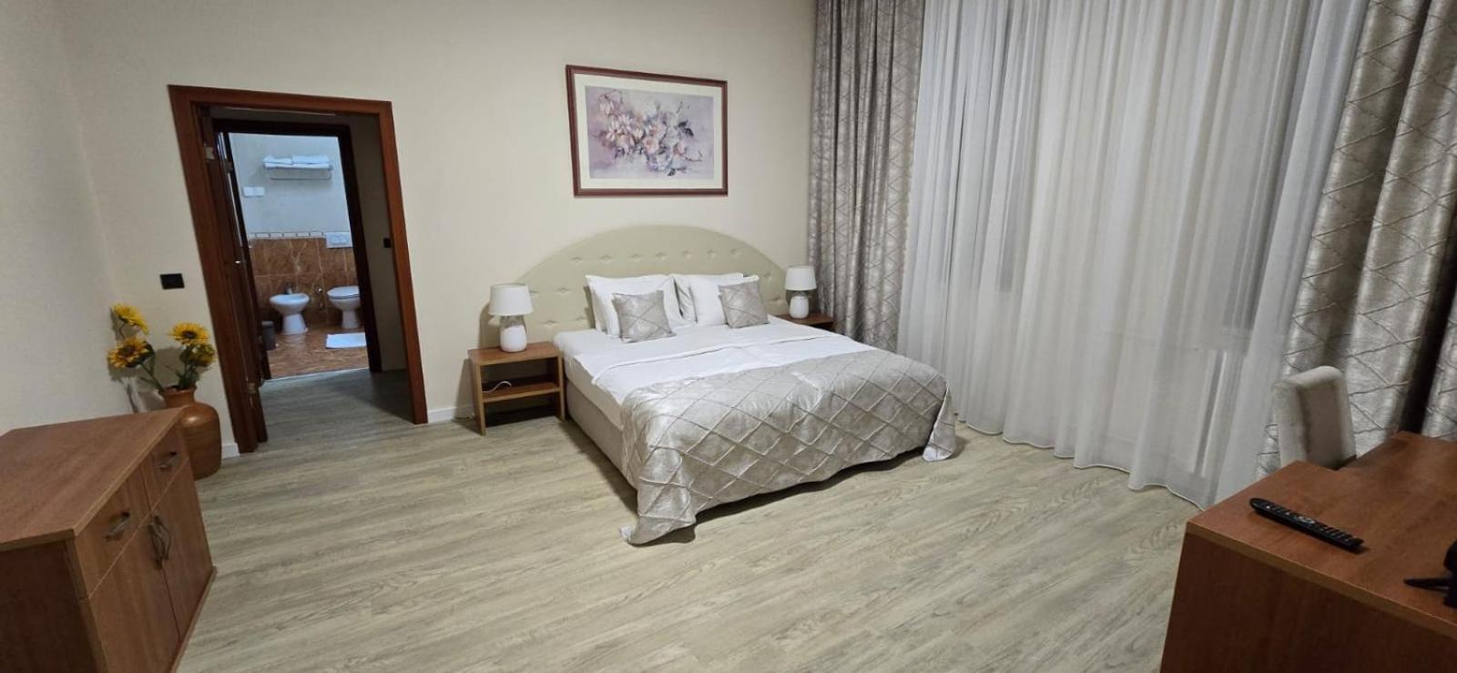 Hotel N Belgrád Kültér fotó