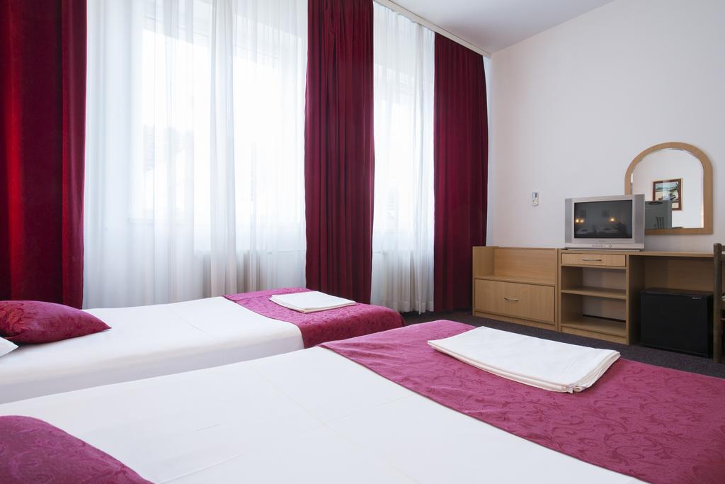 Hotel N Belgrád Kültér fotó