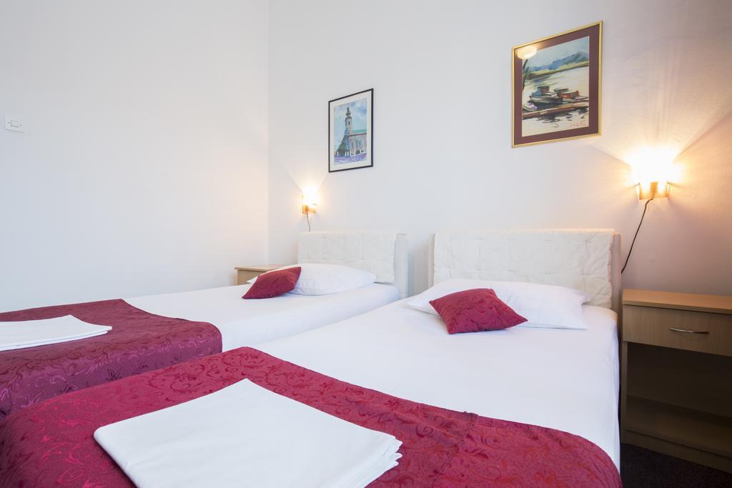 Hotel N Belgrád Kültér fotó