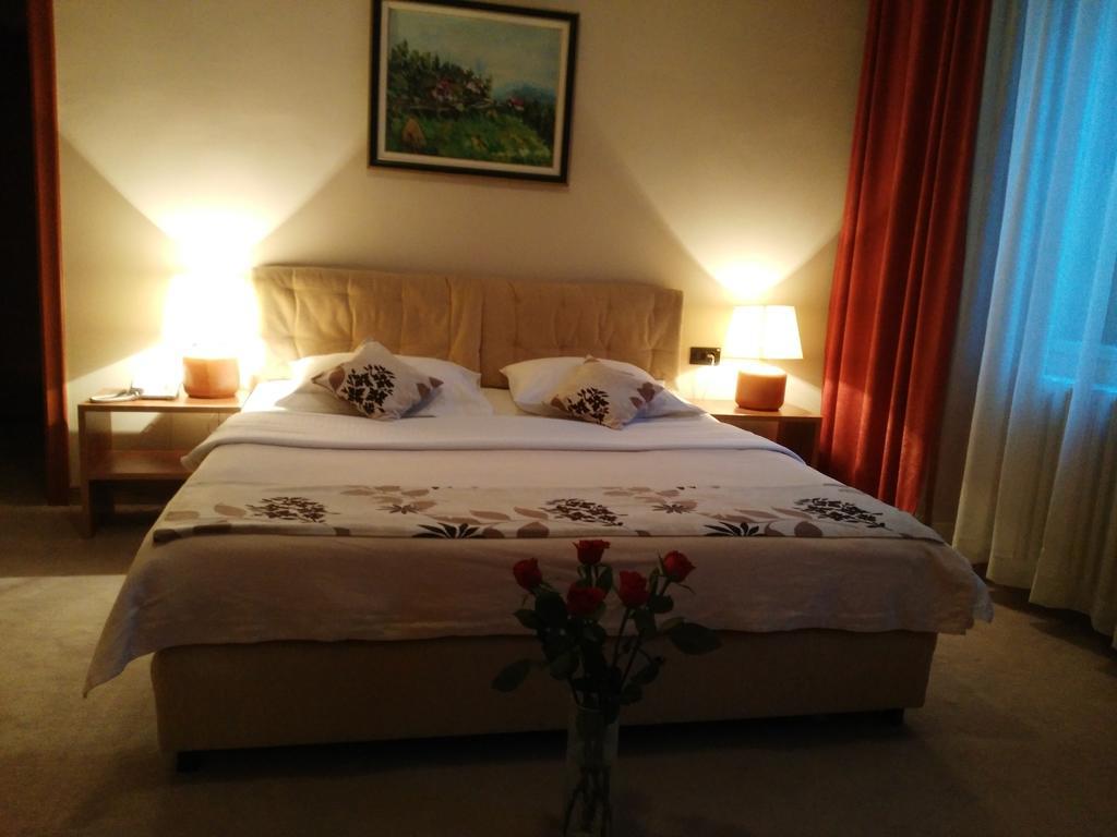 Hotel N Belgrád Kültér fotó