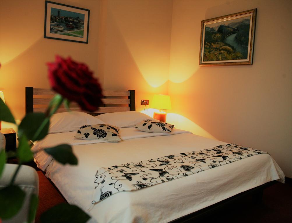Hotel N Belgrád Kültér fotó