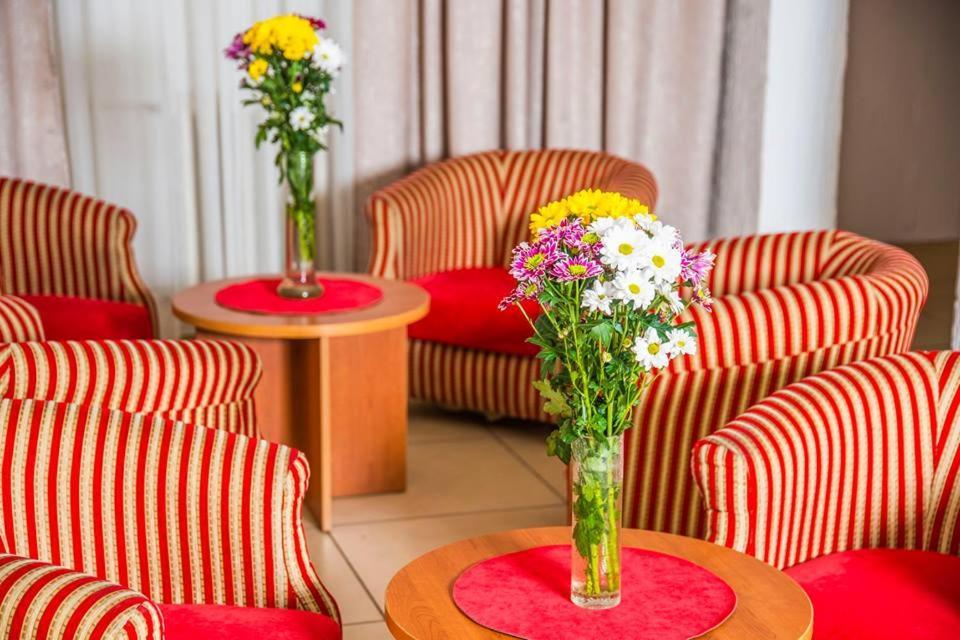 Hotel N Belgrád Kültér fotó