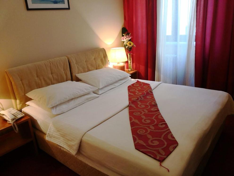 Hotel N Belgrád Kültér fotó